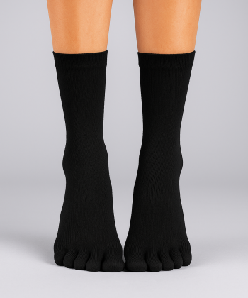 crne-nogavice-na-prste