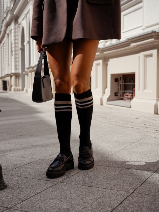 women-s-ribbed-knee-socks-crne